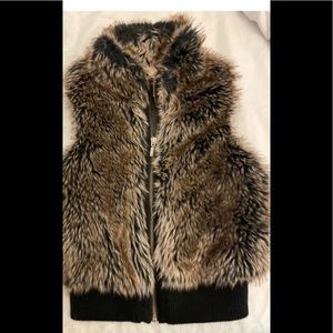 Dillard’s Copper Key Girls 7/8 Faux Fur Vest